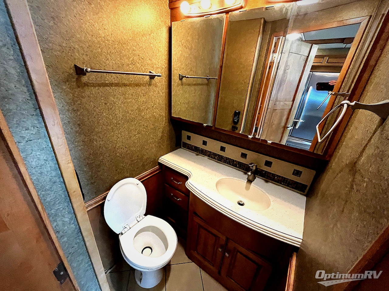 2014 Winnebago Journey 42E Photo 10