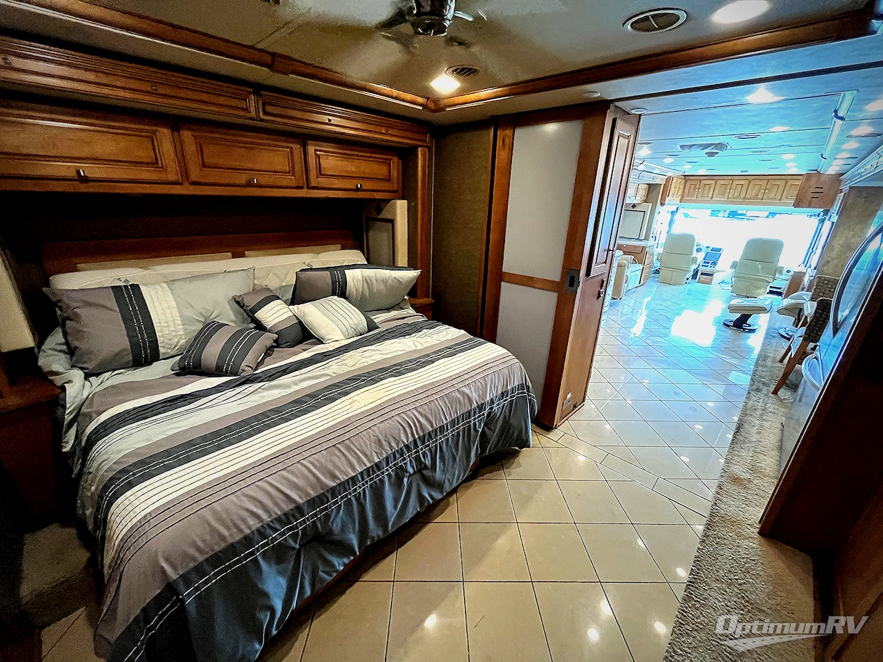 2014 Winnebago Journey 42E Photo 27