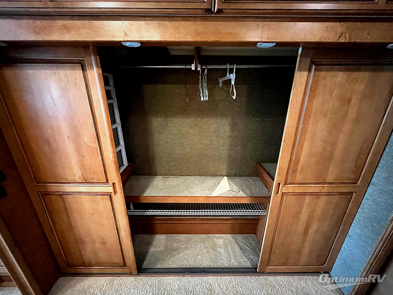 2014 Winnebago Journey 42E Photo 29