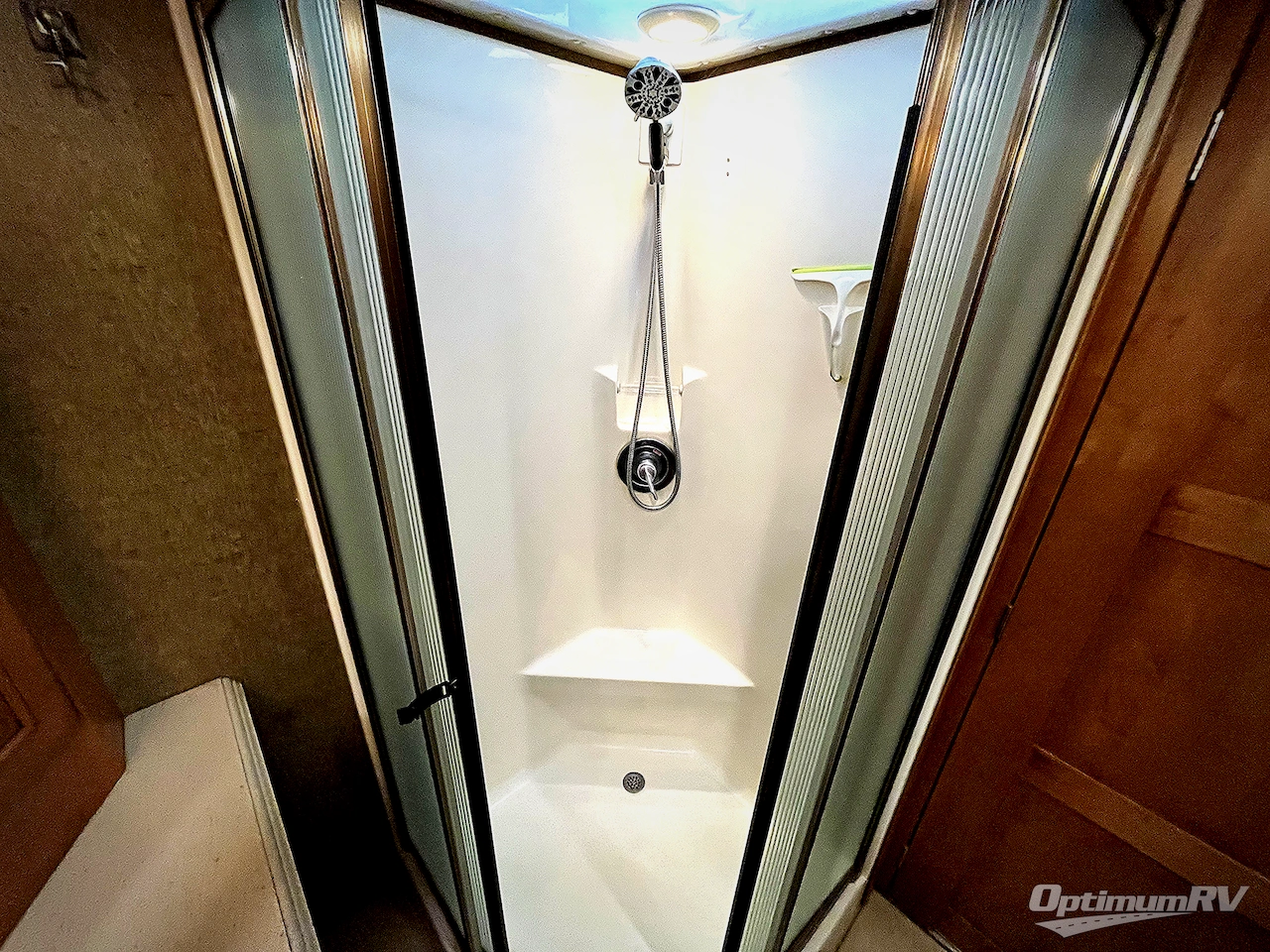 2014 Winnebago Journey 42E Photo 32