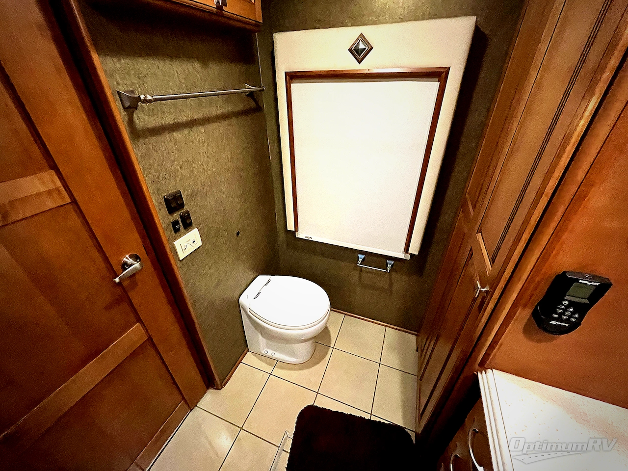 2014 Winnebago Journey 42E Photo 33