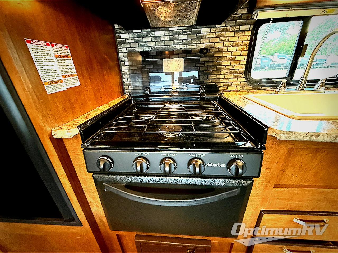 2018 Forest River Wildwood X-Lite 241QBXL Photo 9