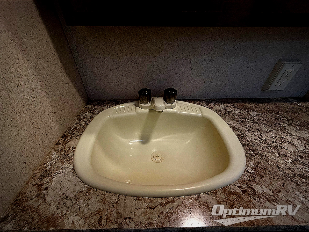 2018 Forest River Wildwood X-Lite 241QBXL Photo 16