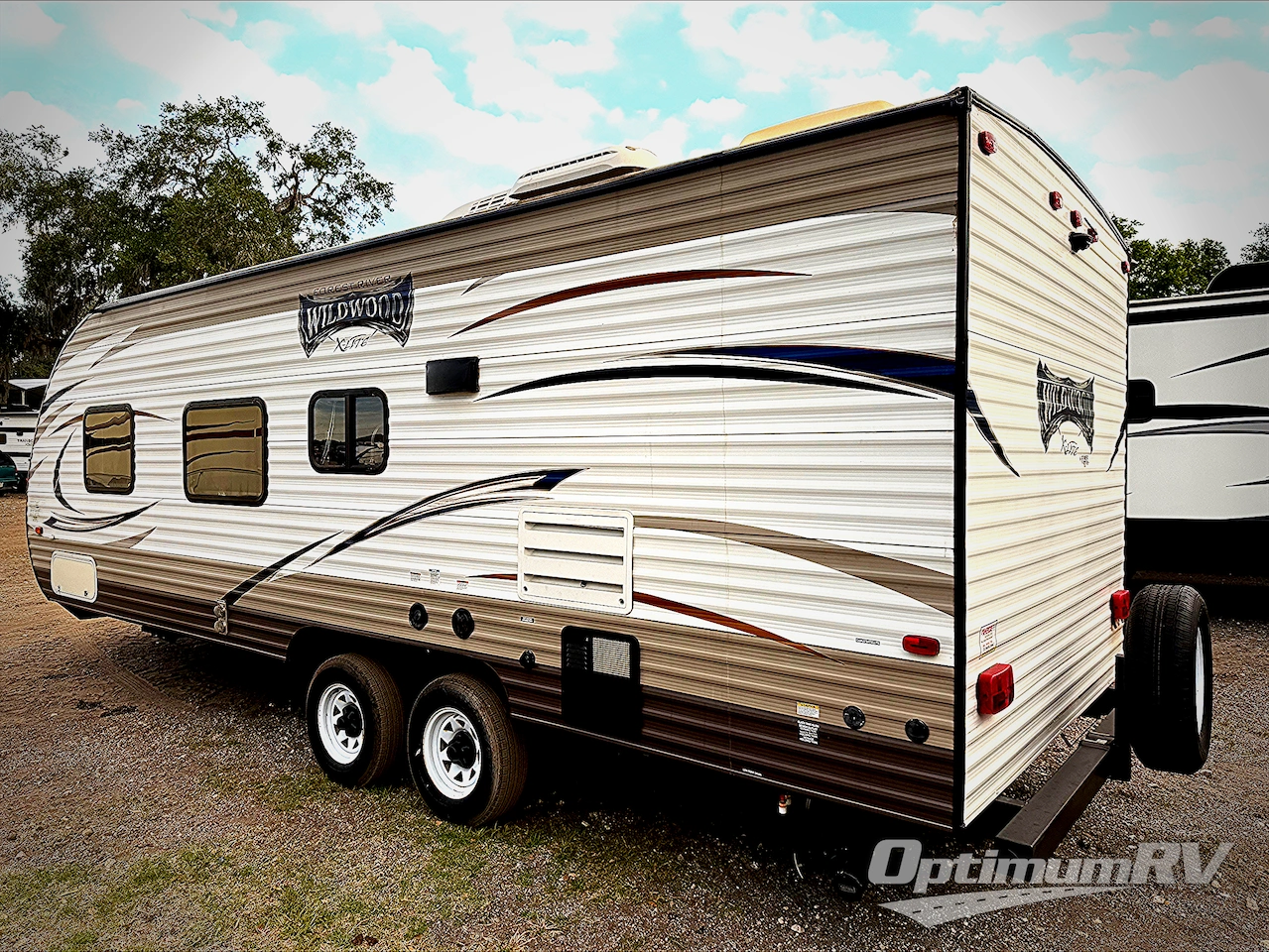 2018 Forest River Wildwood X-Lite 241QBXL Photo 3