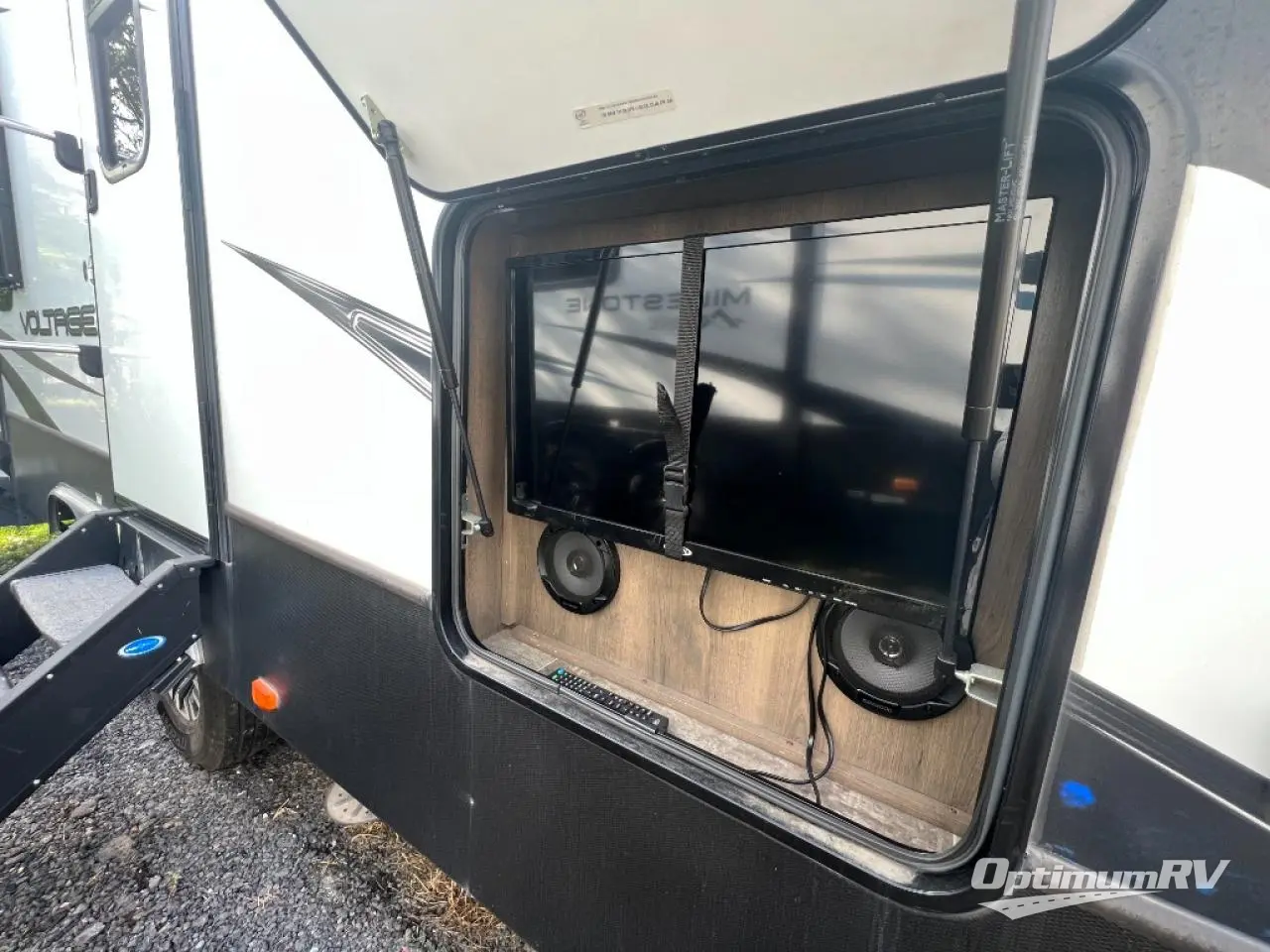 2019 Dutchmen Voltage V3705 Photo 19