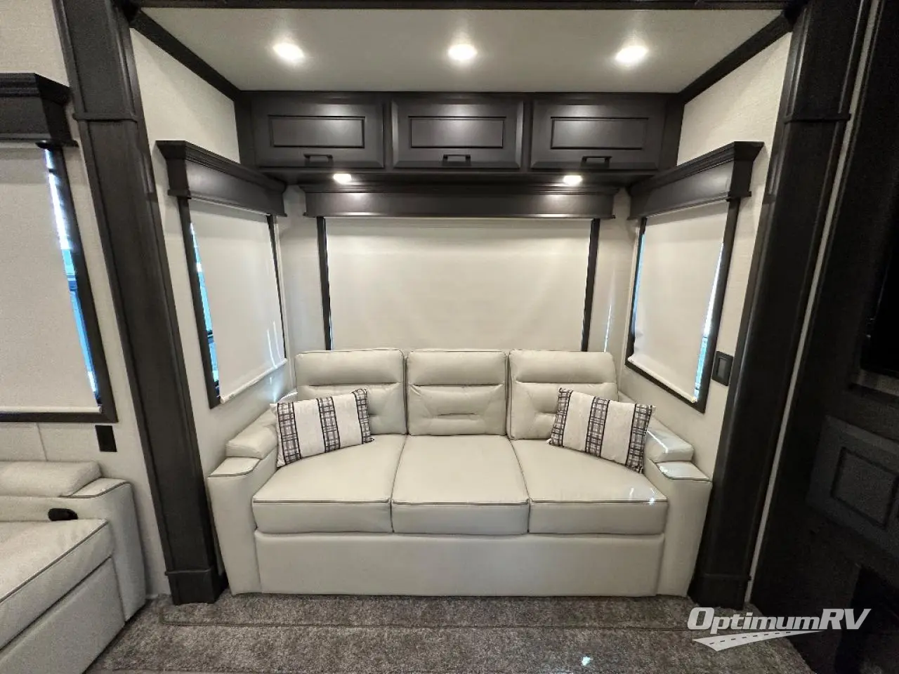 2024 DRV Luxury Suites Mobile Suites MS 41RKDB Photo 11