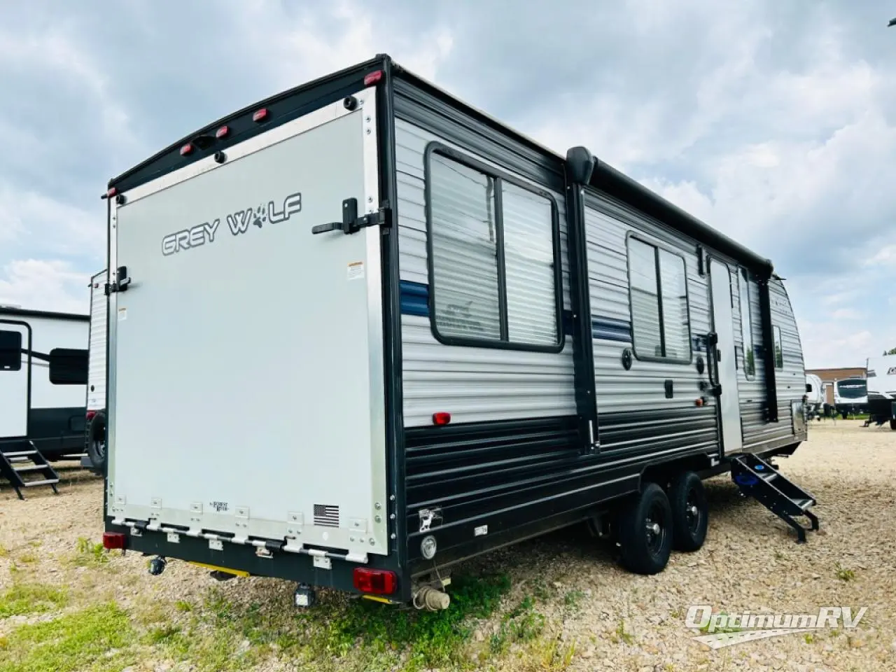 2021 Forest River Cherokee Grey Wolf 25RRT Photo 2