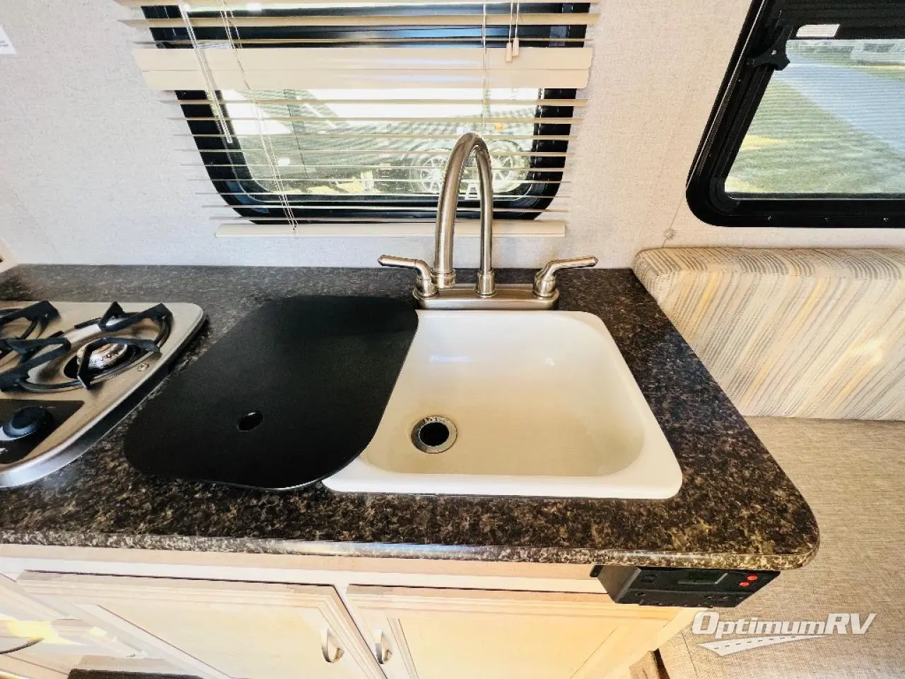 2019 Winnebago Towables Minnie 1710 Photo 8