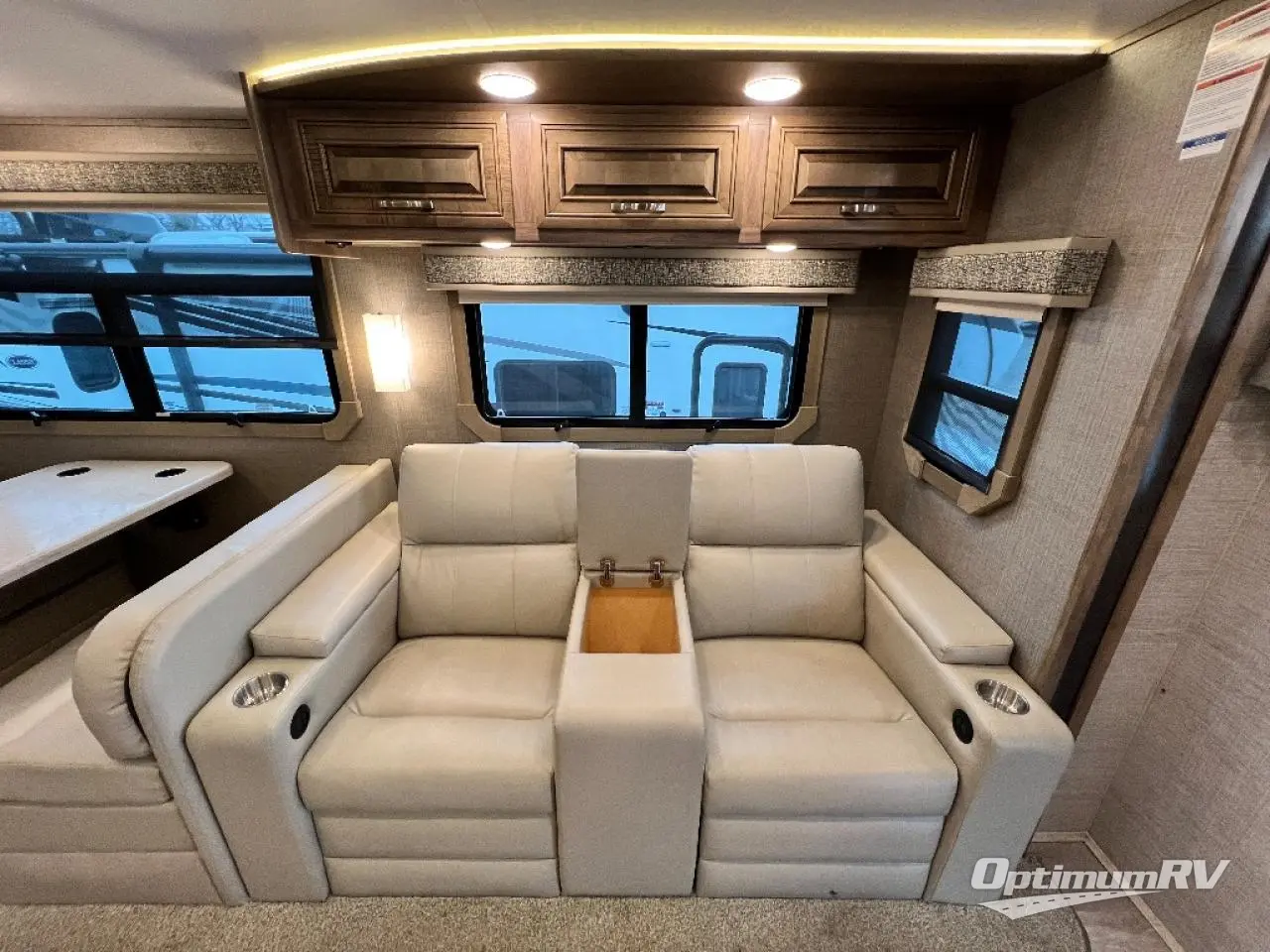 2021 Jayco Seneca 37TS Photo 9