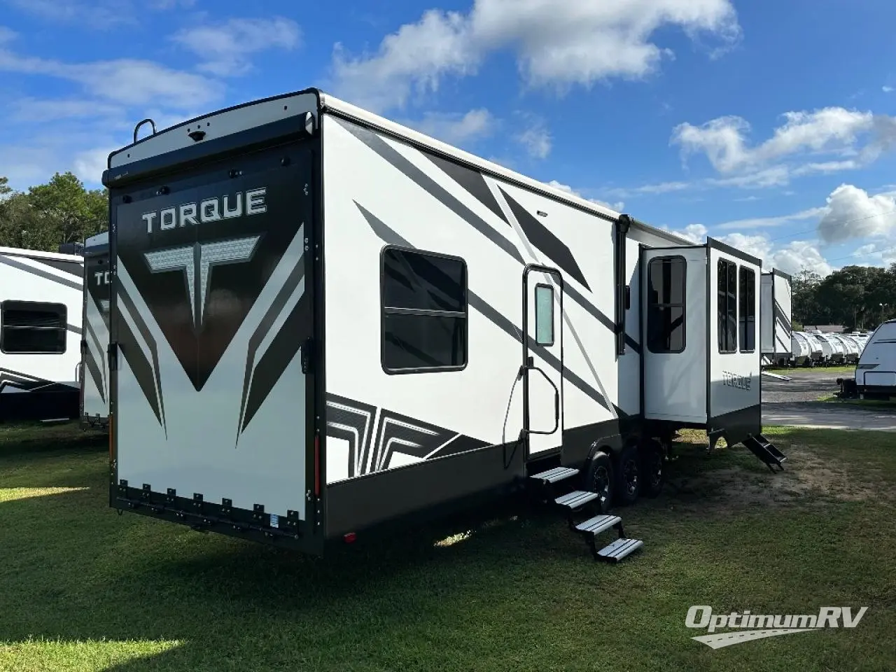 2024 Heartland Torque 418 Photo 2