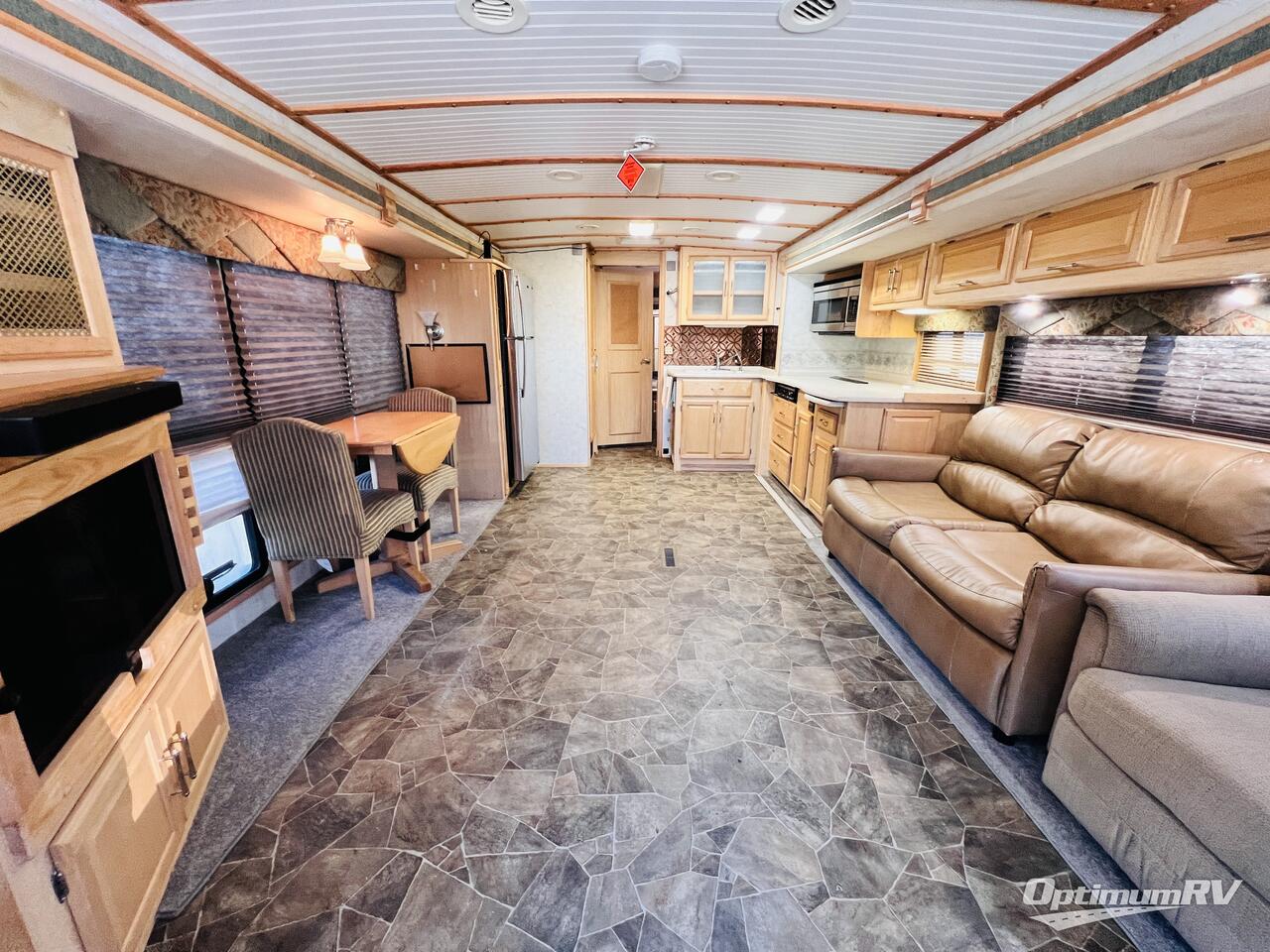 2005 Winnebago Journey 39F Photo 4