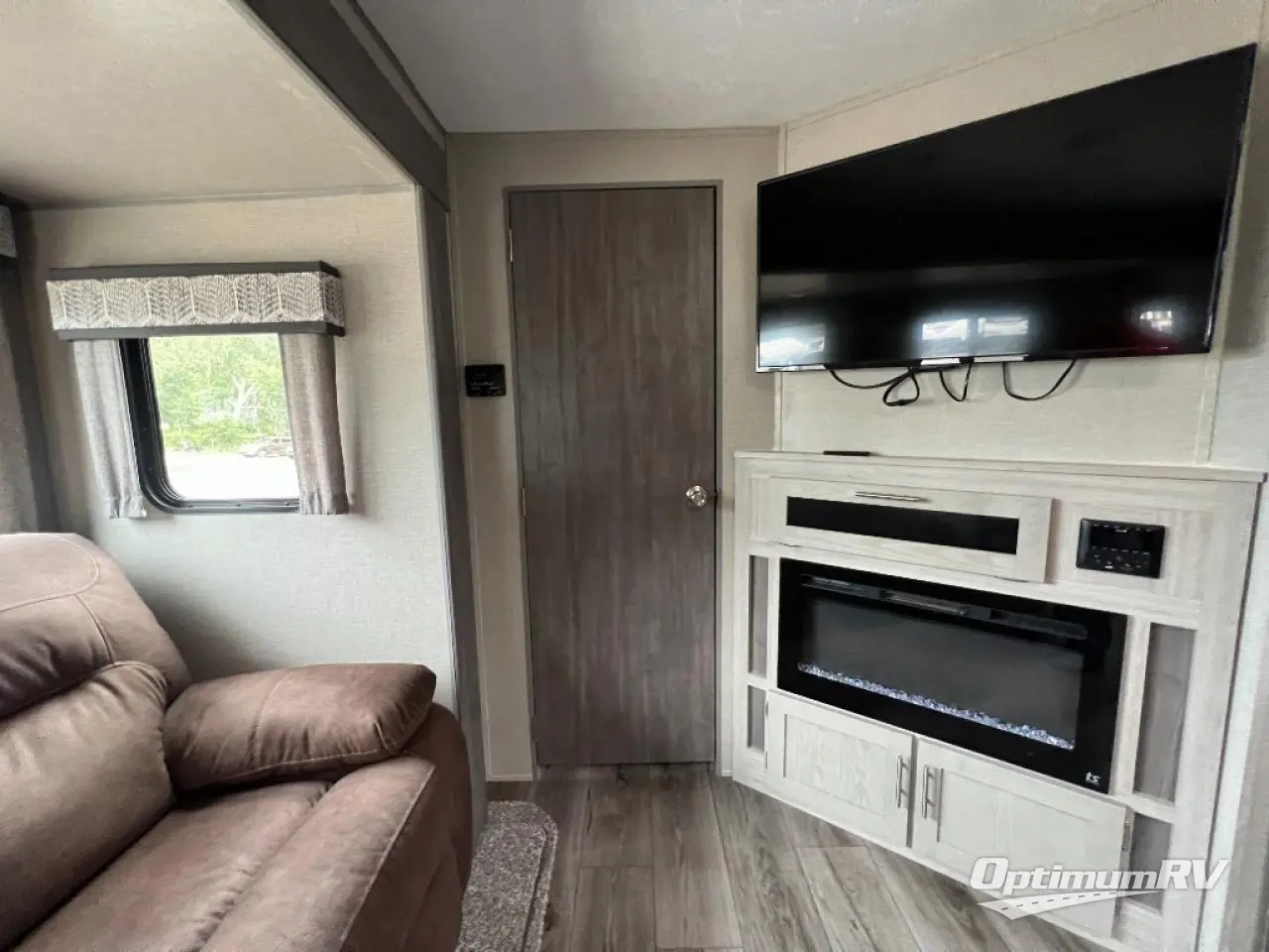 2022 Coachmen Catalina Legacy 303QBCK Photo 16