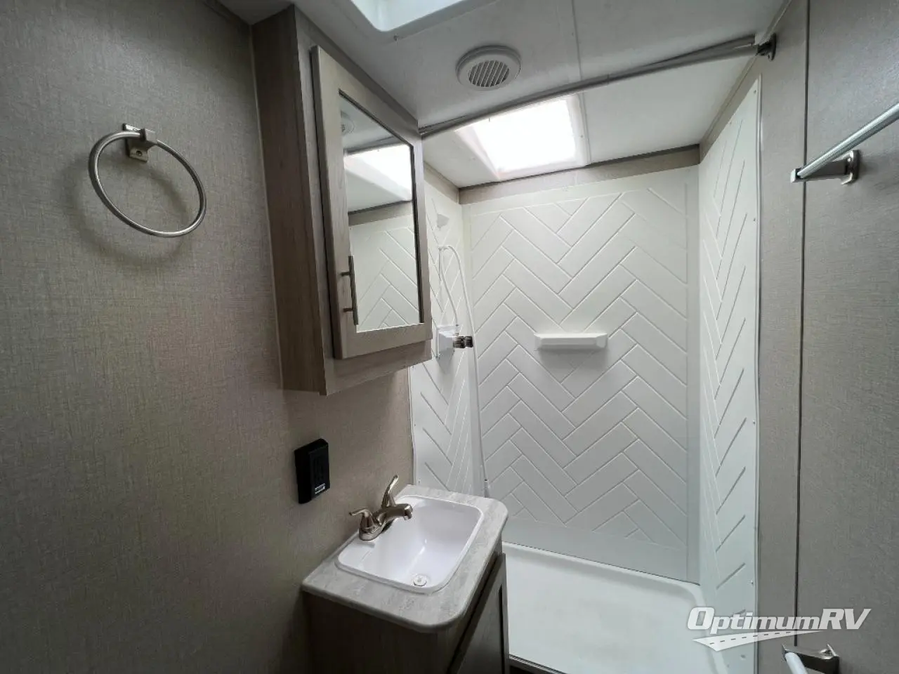 2022 Coachmen Catalina Legacy 303QBCK Photo 24