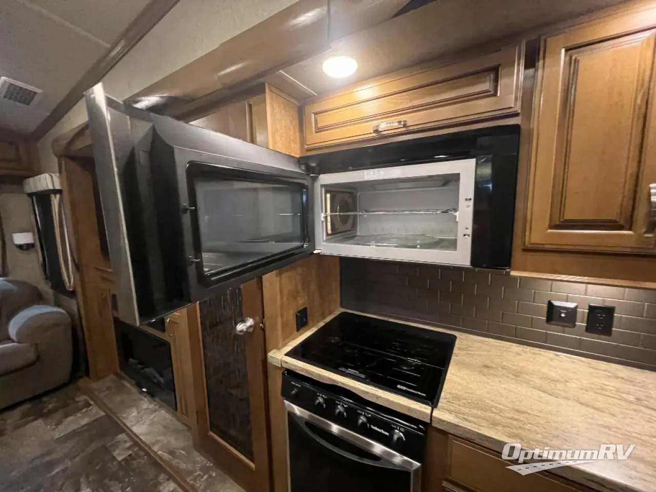 2018 Forest River Cedar Creek Hathaway Edition 38FBD Photo 8