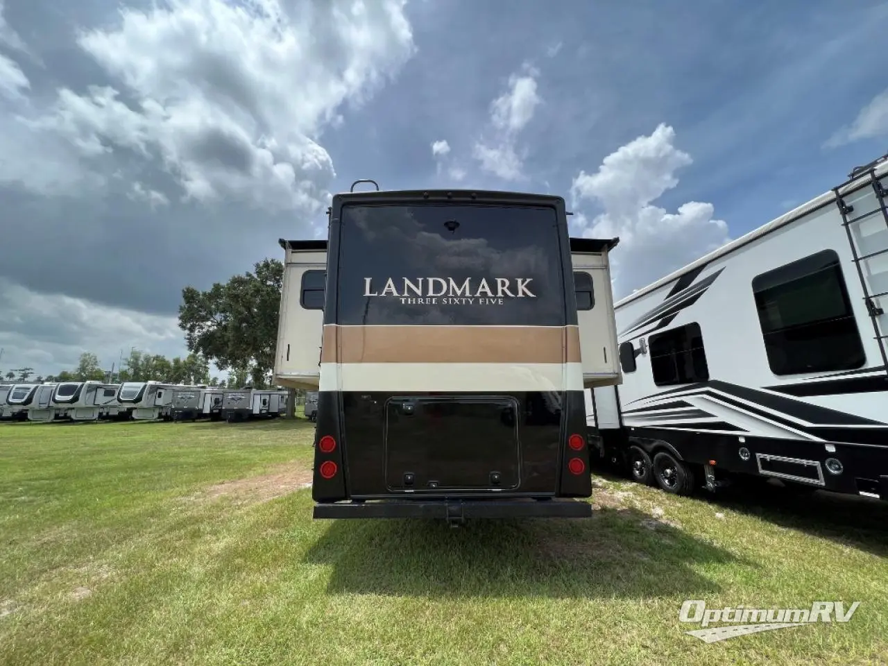 2019 Heartland Landmark 365 Phoenix Photo 6