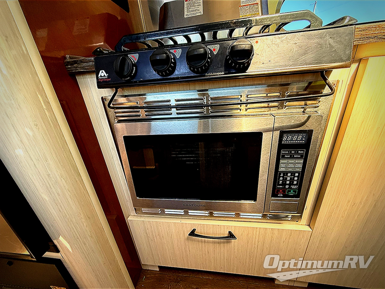 2017 Airstream Serenity 27FB Photo 14