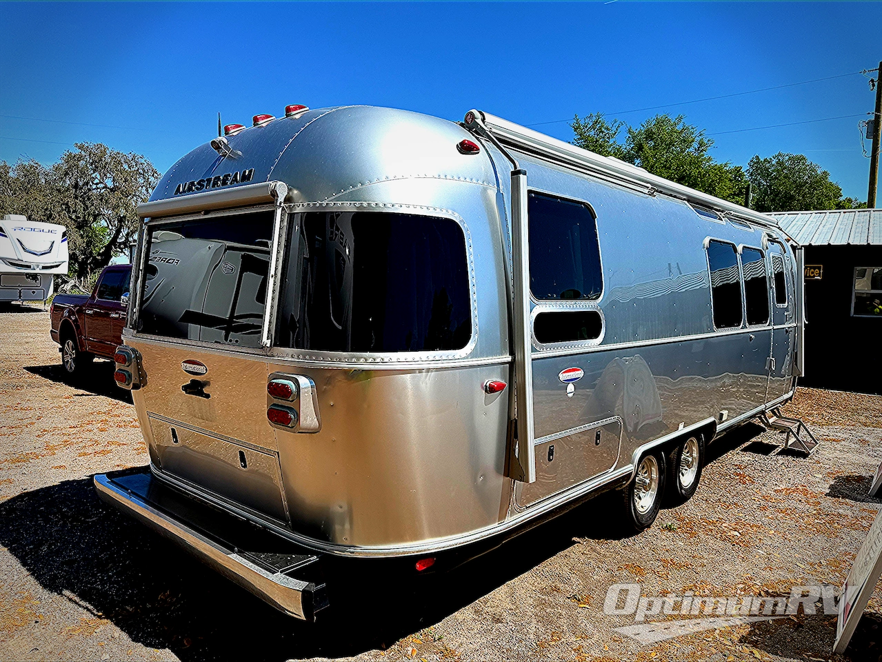2017 Airstream Serenity 27FB Photo 3