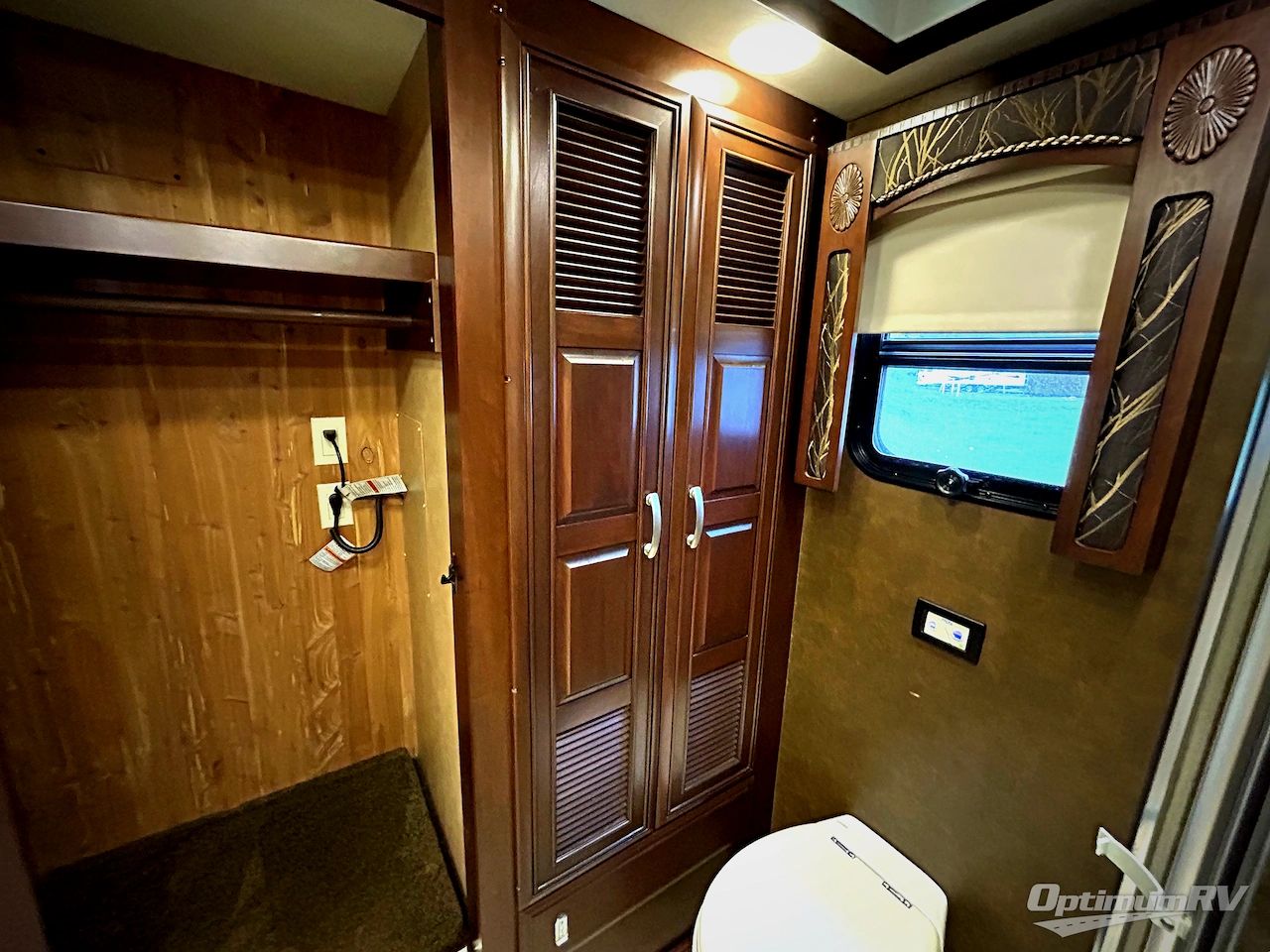 2015 Entegra Anthem 44B Photo 22