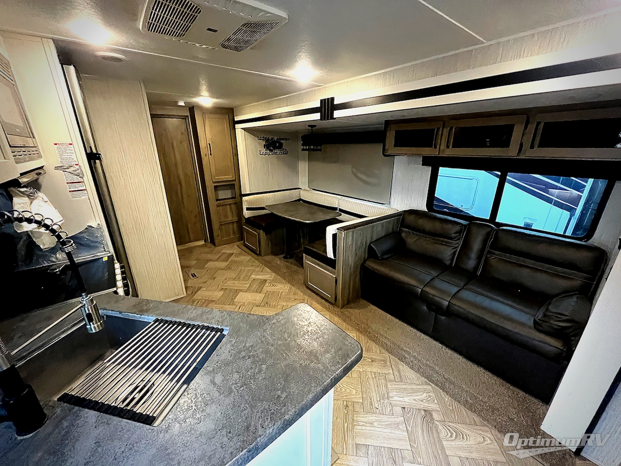 2022 Palomino Puma 32RBFQ Photo 4