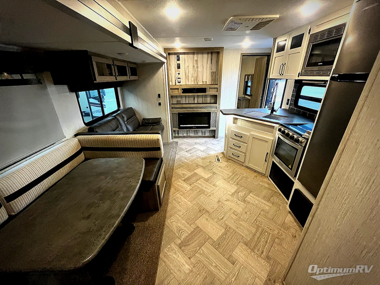 2022 Palomino Puma 32RBFQ Photo 6