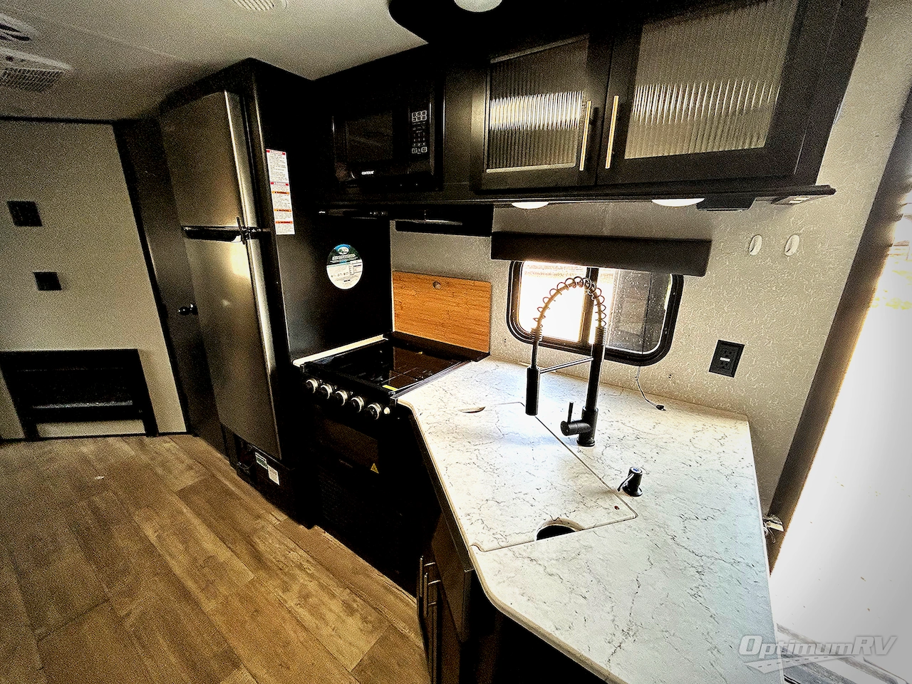 2022 Forest River Cherokee Grey Wolf 27DBH Photo 5