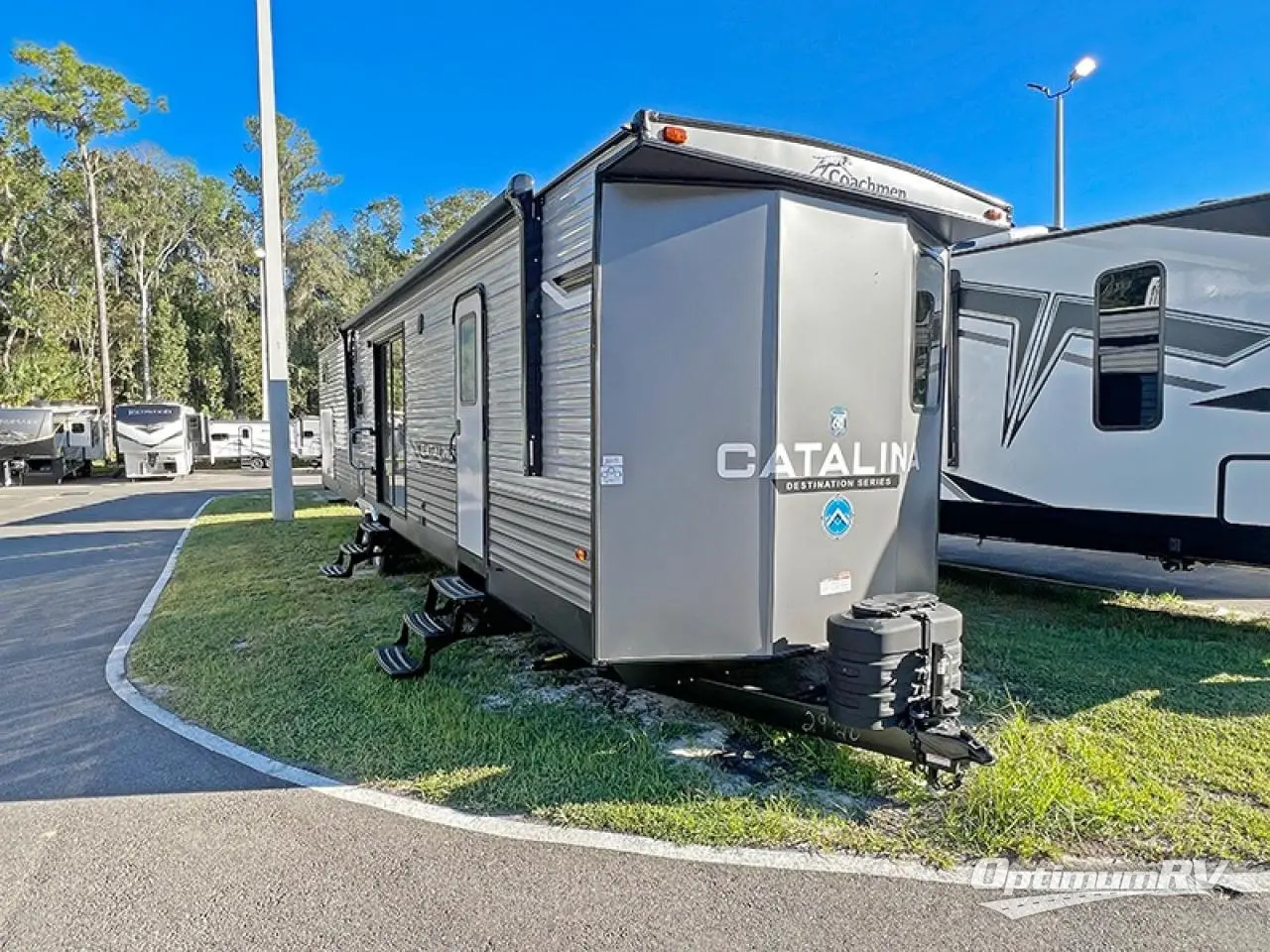 2024 Coachmen Catalina Destination Series 40BHTS Photo 1