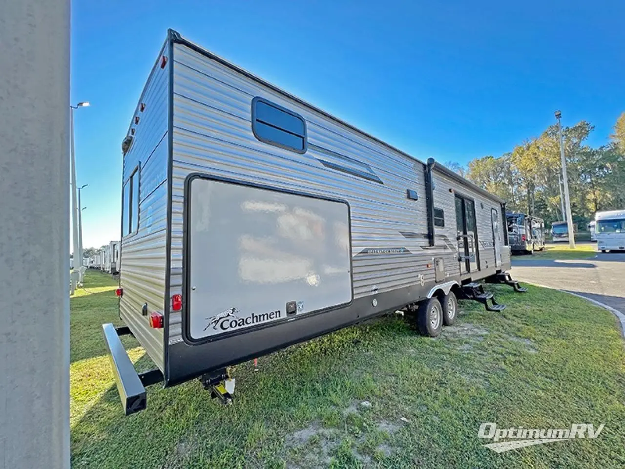 2024 Coachmen Catalina Destination Series 40BHTS Photo 2