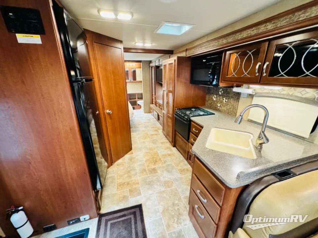 2015 Thor Chateau Super C 35SF Photo 9