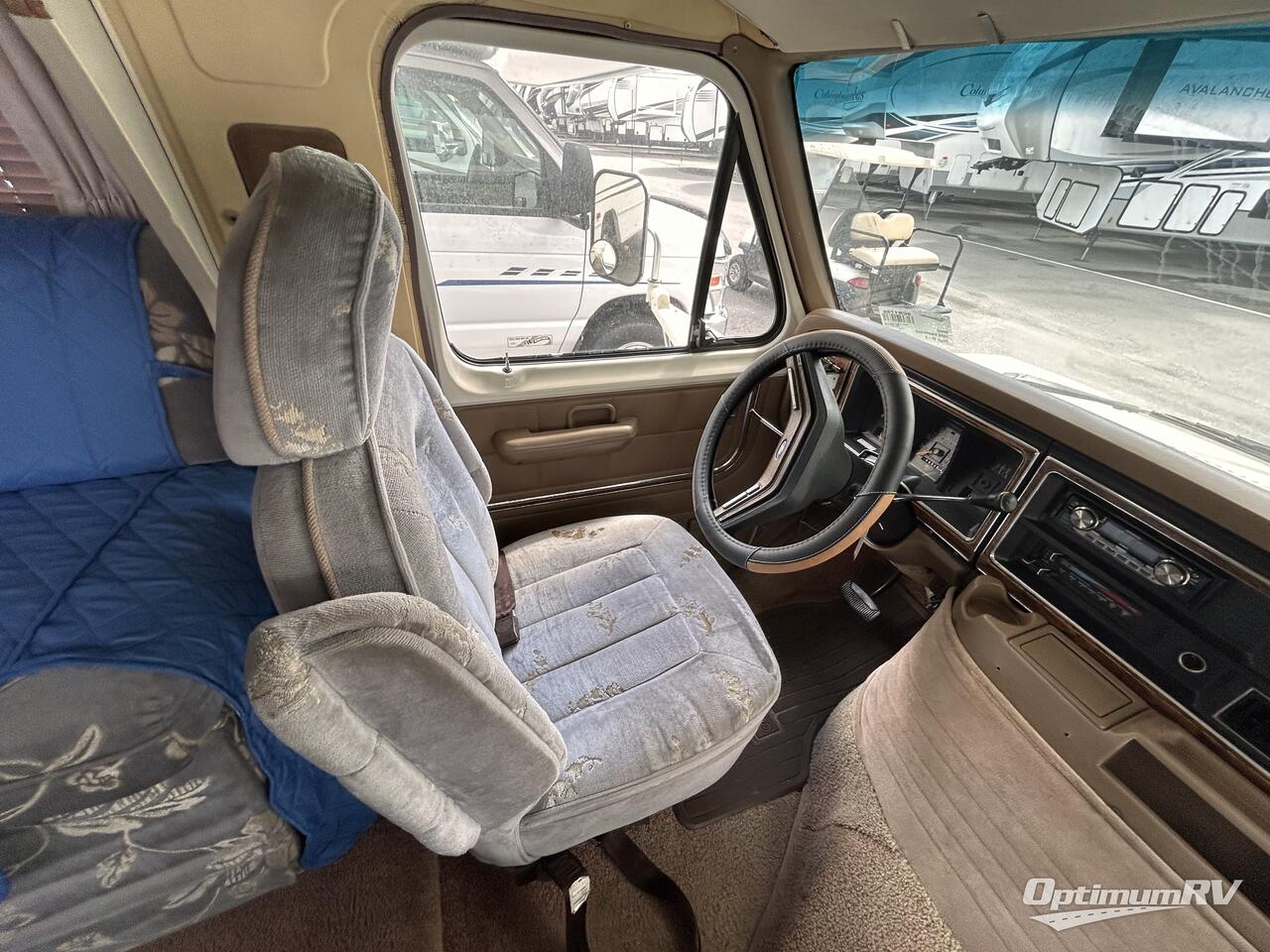 1989 Fleetwood Tioga M-S Photo 2