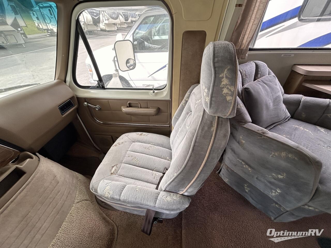 1989 Fleetwood Tioga M-S Photo 3