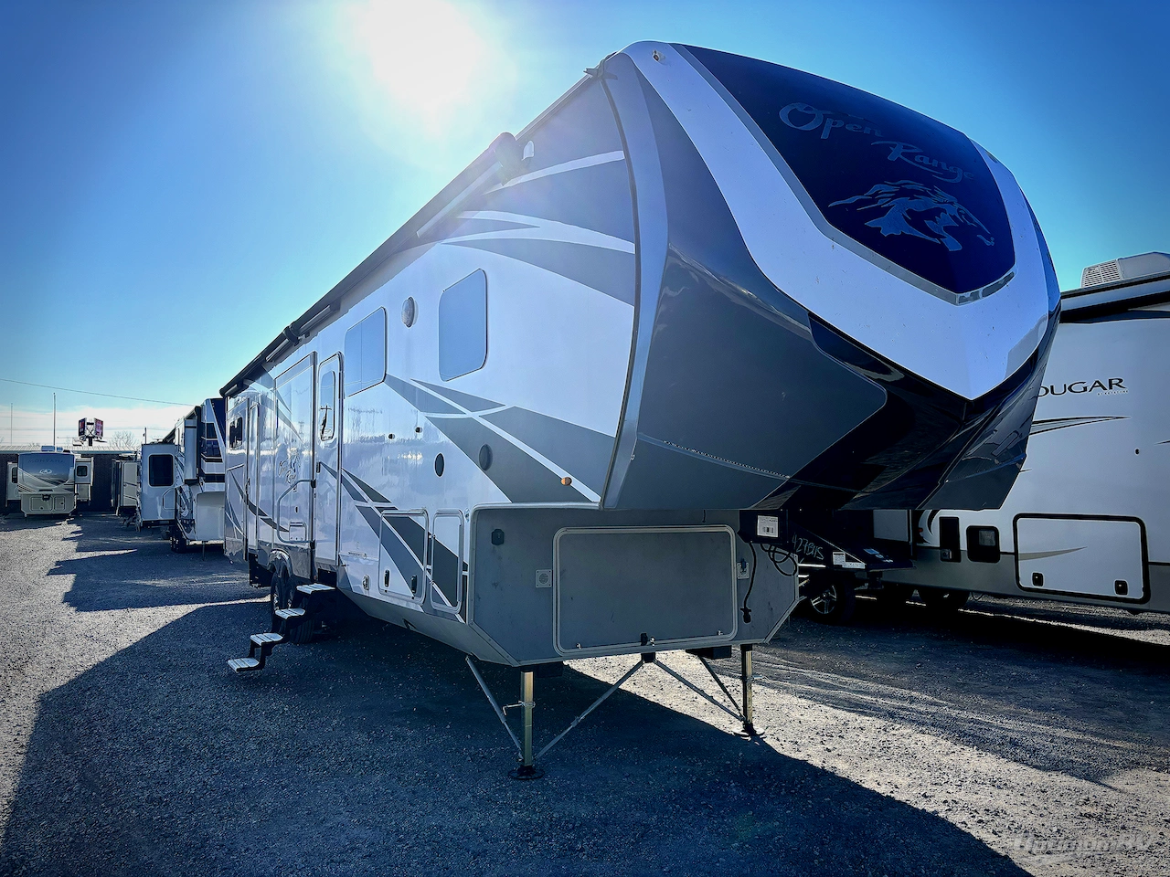 2019 Highland Ridge Open Range 3X M-427BHS Photo 1
