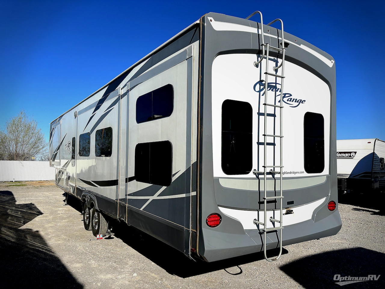 2019 Highland Ridge Open Range 3X M-427BHS Photo 3