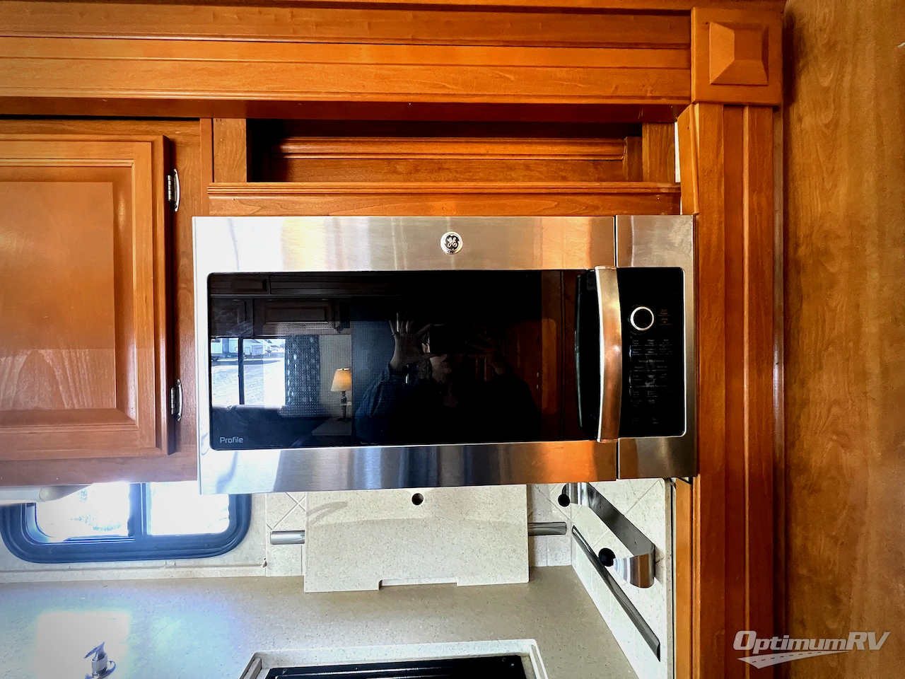 2008 Fleetwood Discovery 35H Photo 10