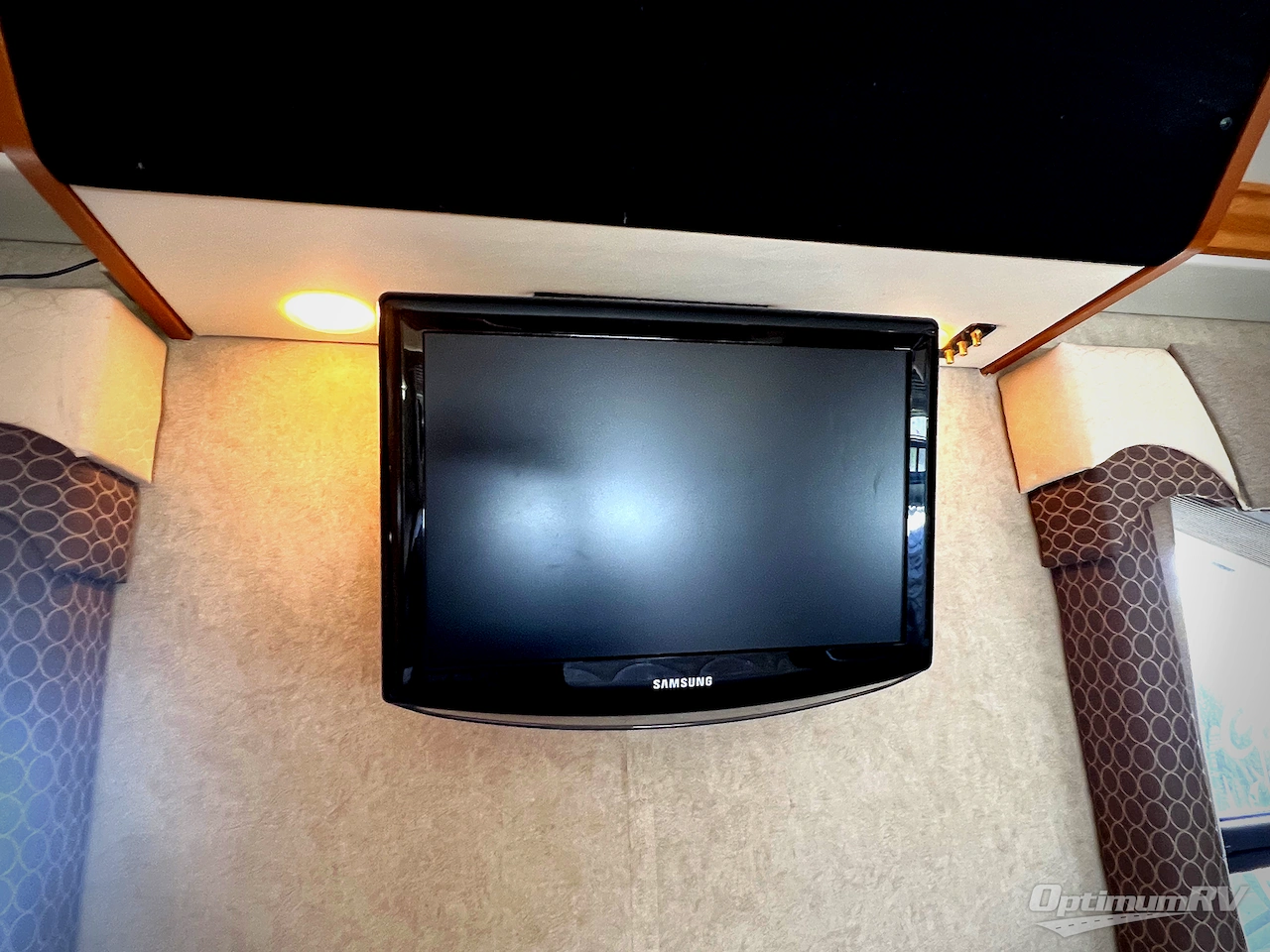 2008 Fleetwood Discovery 35H Photo 16