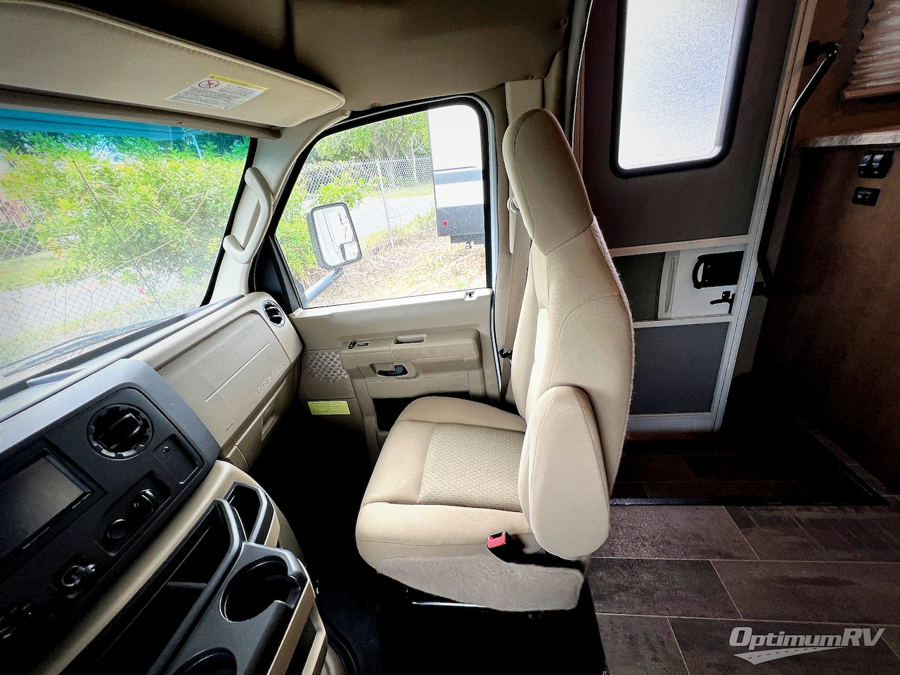 2018 Winnebago Outlook 22C Photo 5