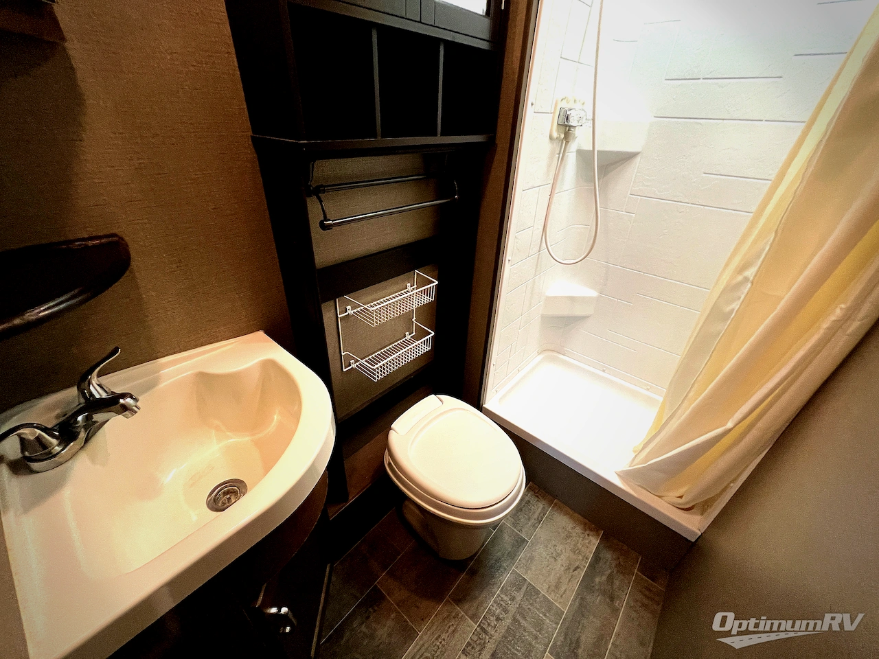 2018 Winnebago Outlook 22C Photo 19
