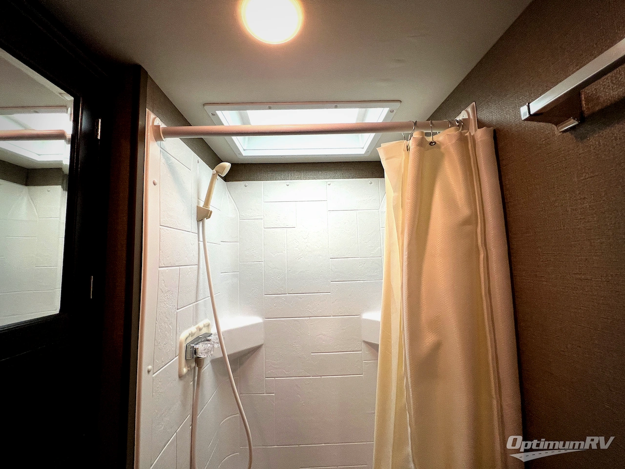 2018 Winnebago Outlook 22C Photo 20