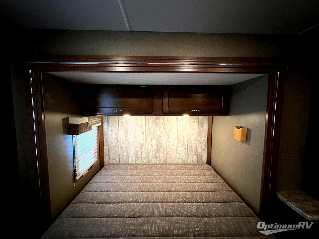 2018 Winnebago Outlook 22C Photo 17