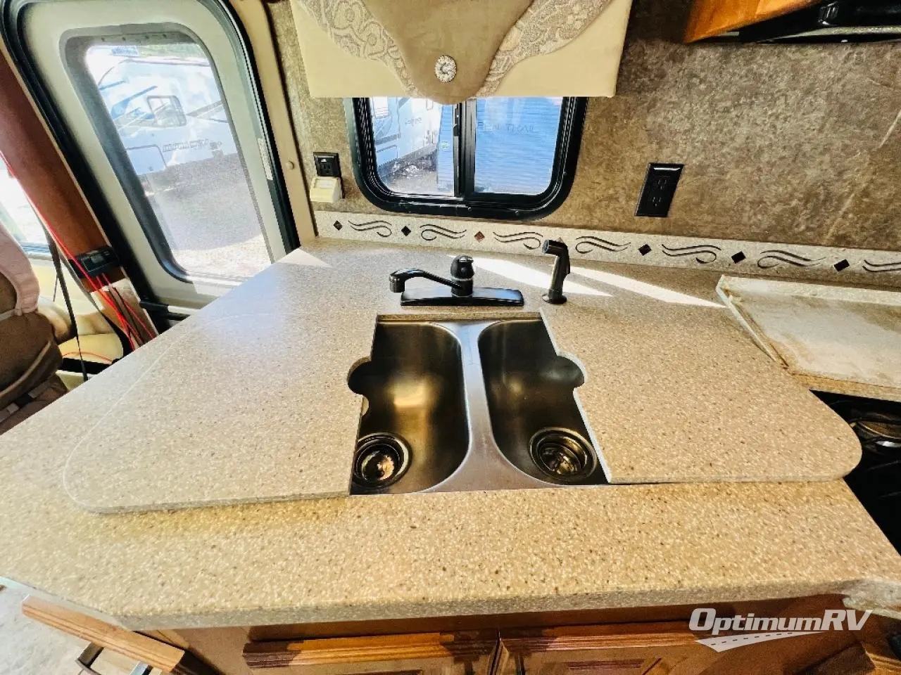 2014 Tiffin Allegro 31SA Photo 12