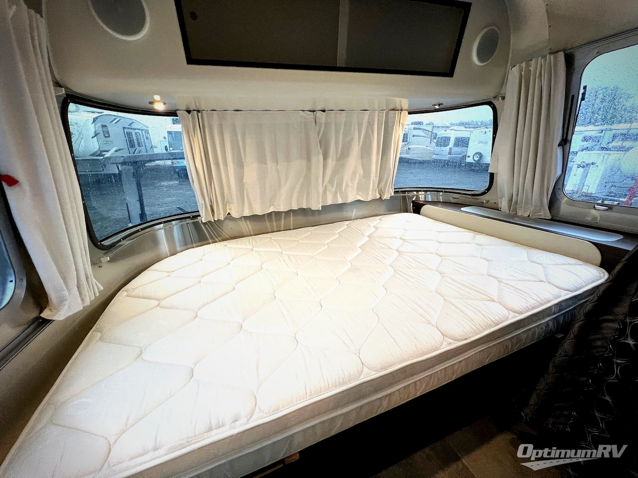 2022 Airstream Caravel 22FB Photo 7