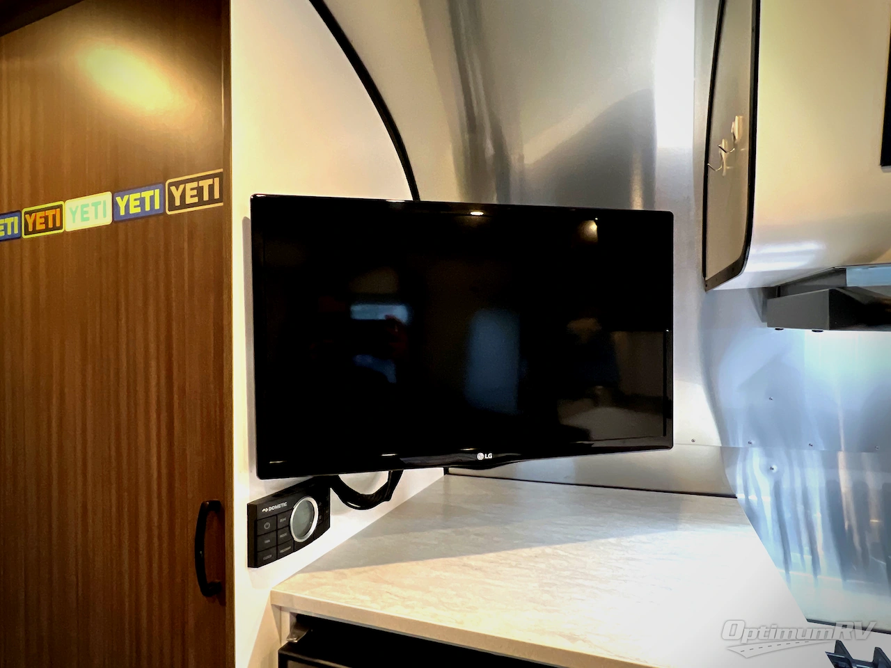 2022 Airstream Caravel 22FB Photo 14