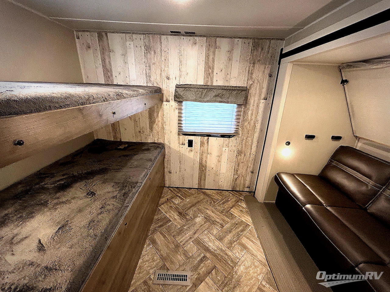 2023 Palomino Puma XLE Lite 31BHSC Photo 12