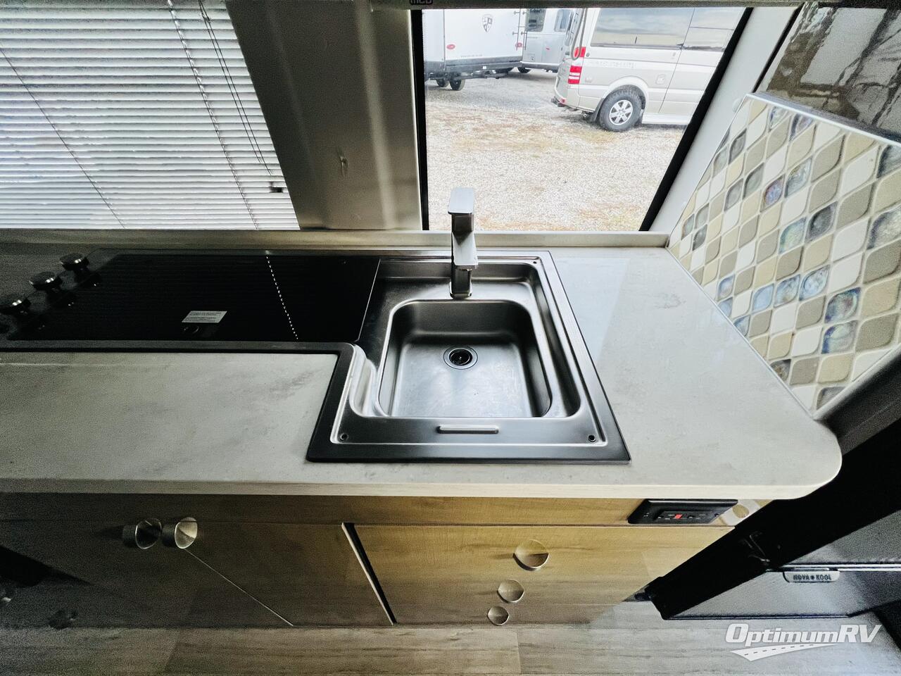 2019 Winnebago Era 70B Sprinter Photo 13