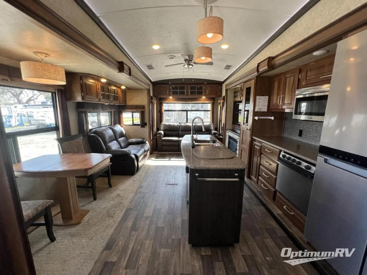 2016 Keystone Montana 3720RL Photo 6