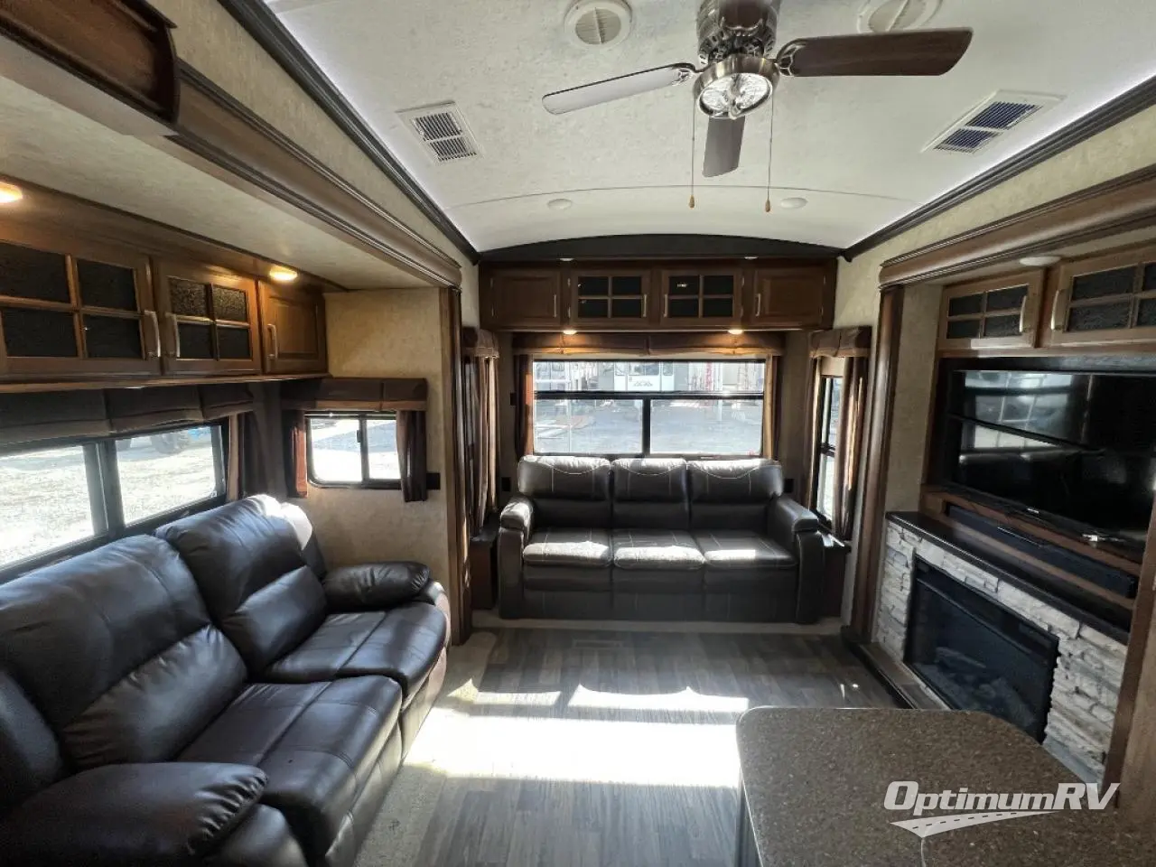 2016 Keystone Montana 3720RL Photo 8