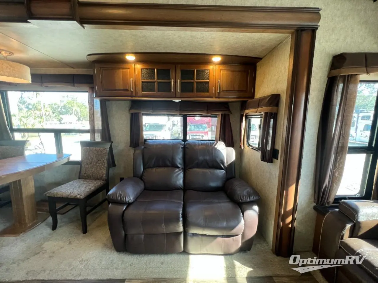 2016 Keystone Montana 3720RL Photo 11