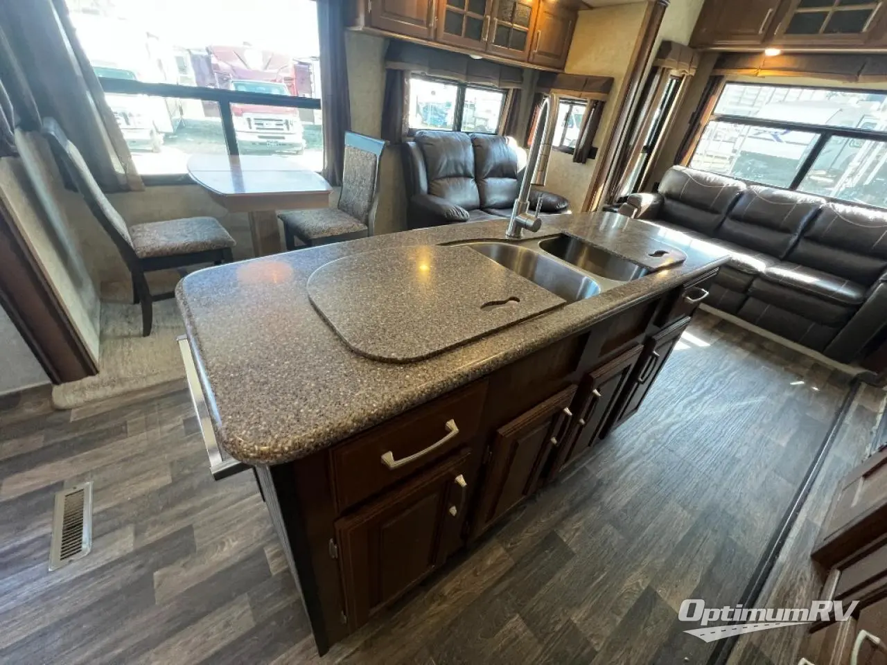 2016 Keystone Montana 3720RL Photo 14