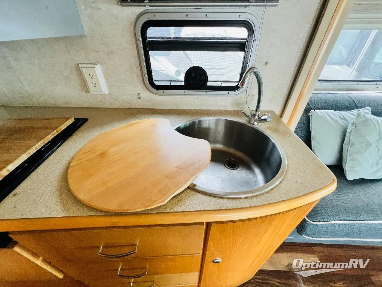 2006 Winnebago View 23H Photo 10