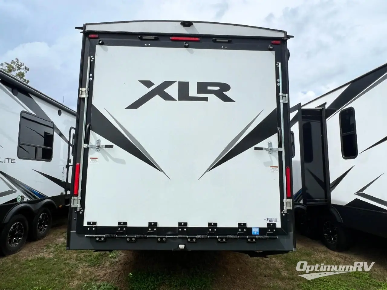 2022 Forest River XLR Hyper Lite 2513 Photo 5