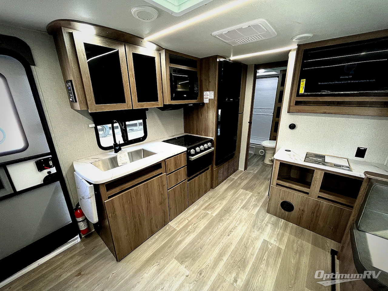2024 Grand Design Imagine XLS 22BHE Photo 5